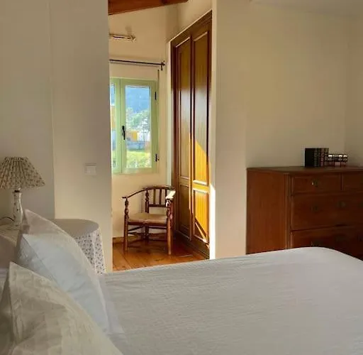 Familiar En La Montana, Con Acceso A Piscina Holiday home